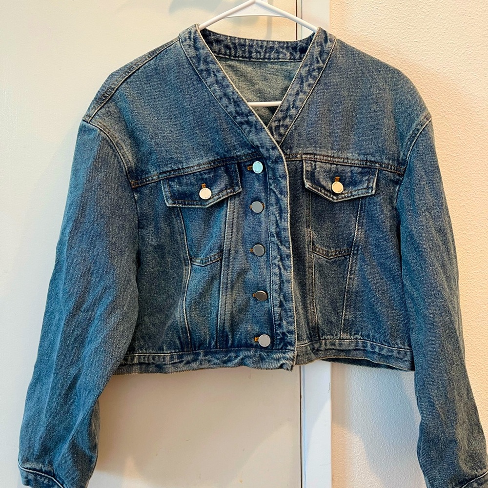 Cropped denim jacket
